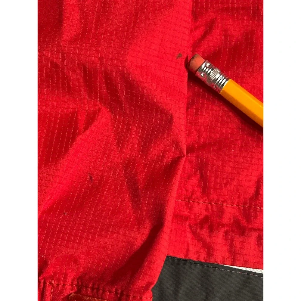 The North Face Mens HyVent 2.5L Windbreaker Jacket Red Hooded Shell Size Medium
